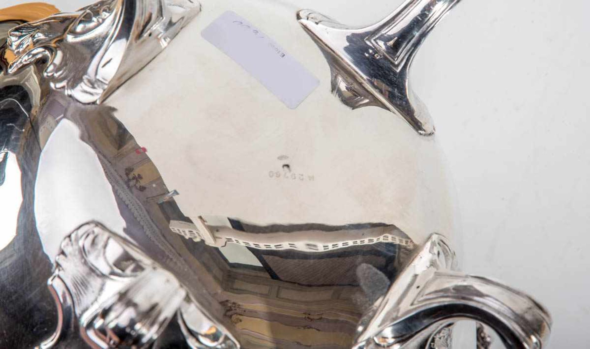 Suppenterrine, Henin & Cie, Frankreich um 1900950er Silber. Auf vier Rocaillenfüßchen mit Akanthus- - Bild 2 aus 2