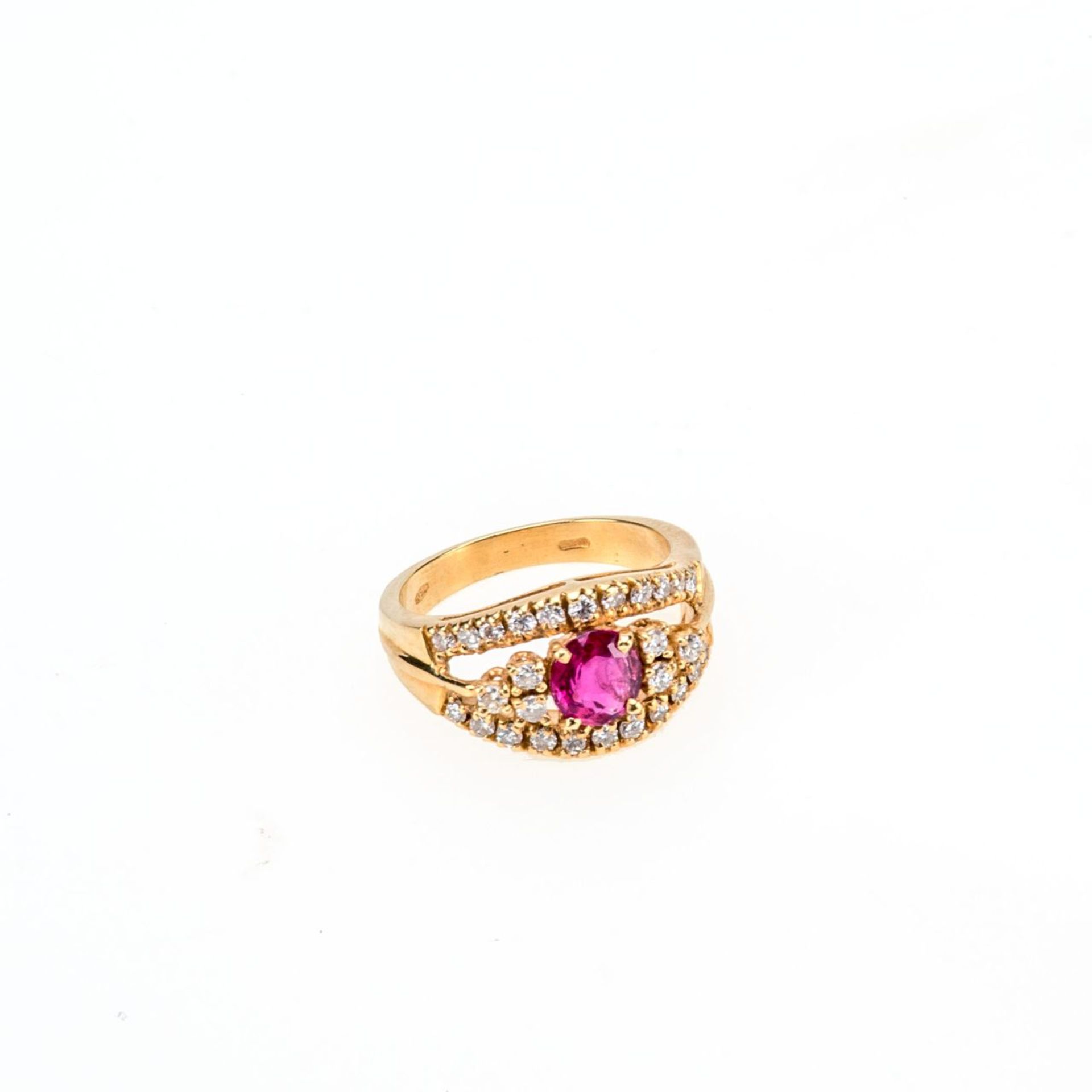 Rubin-Brillant-Ring750er Gelbgold. Glatte Ringschiene, Ringkopf besetzt mit einem Rubin, 1,25 ct,