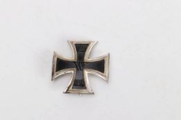 Eisernes Kreuz I. Klasse 1914Gewölbte Form, magnetischer Eisenkern.