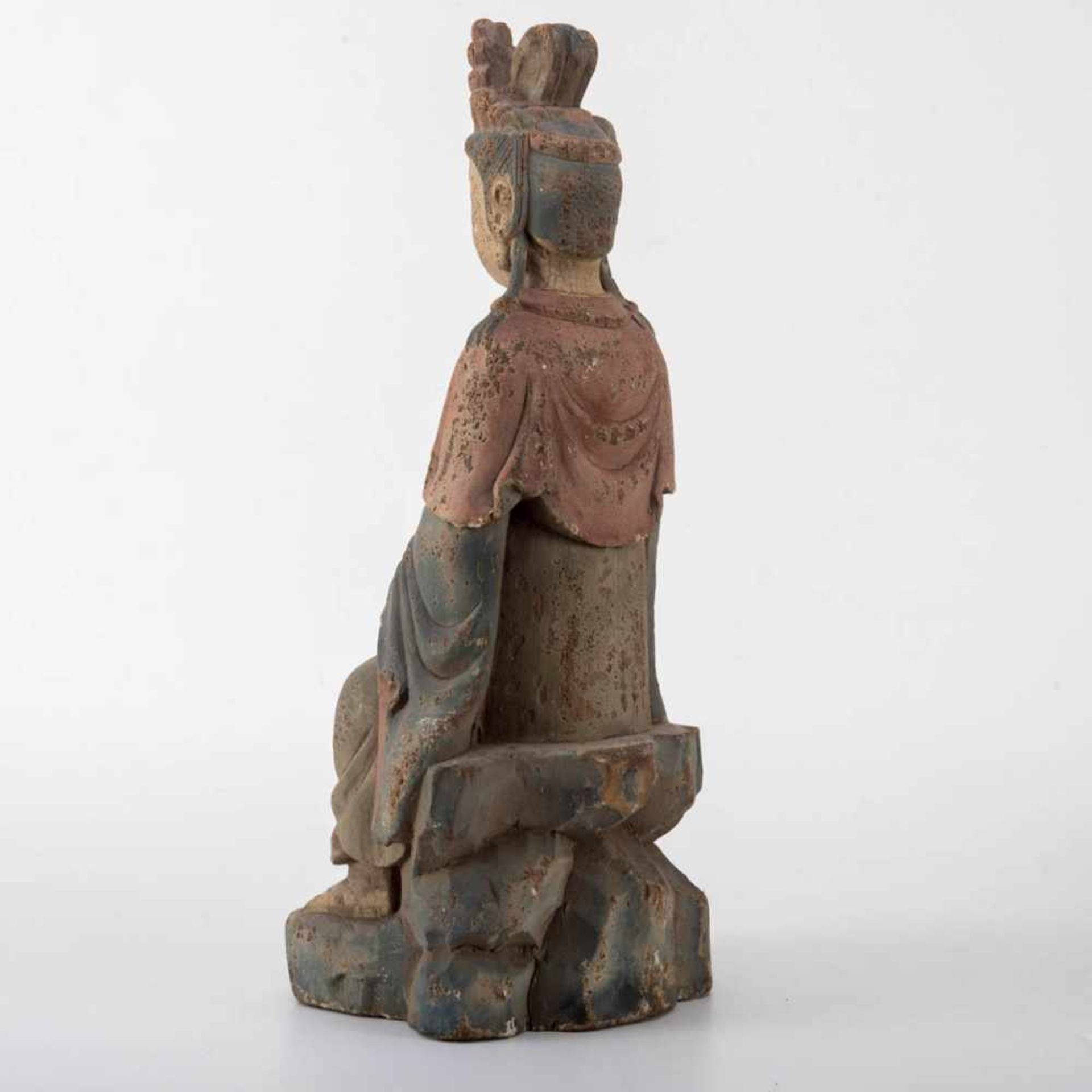 Buddha, ChinaHolz mit Resten alter Bemalung. H.: 50 cm. - Bild 2 aus 2