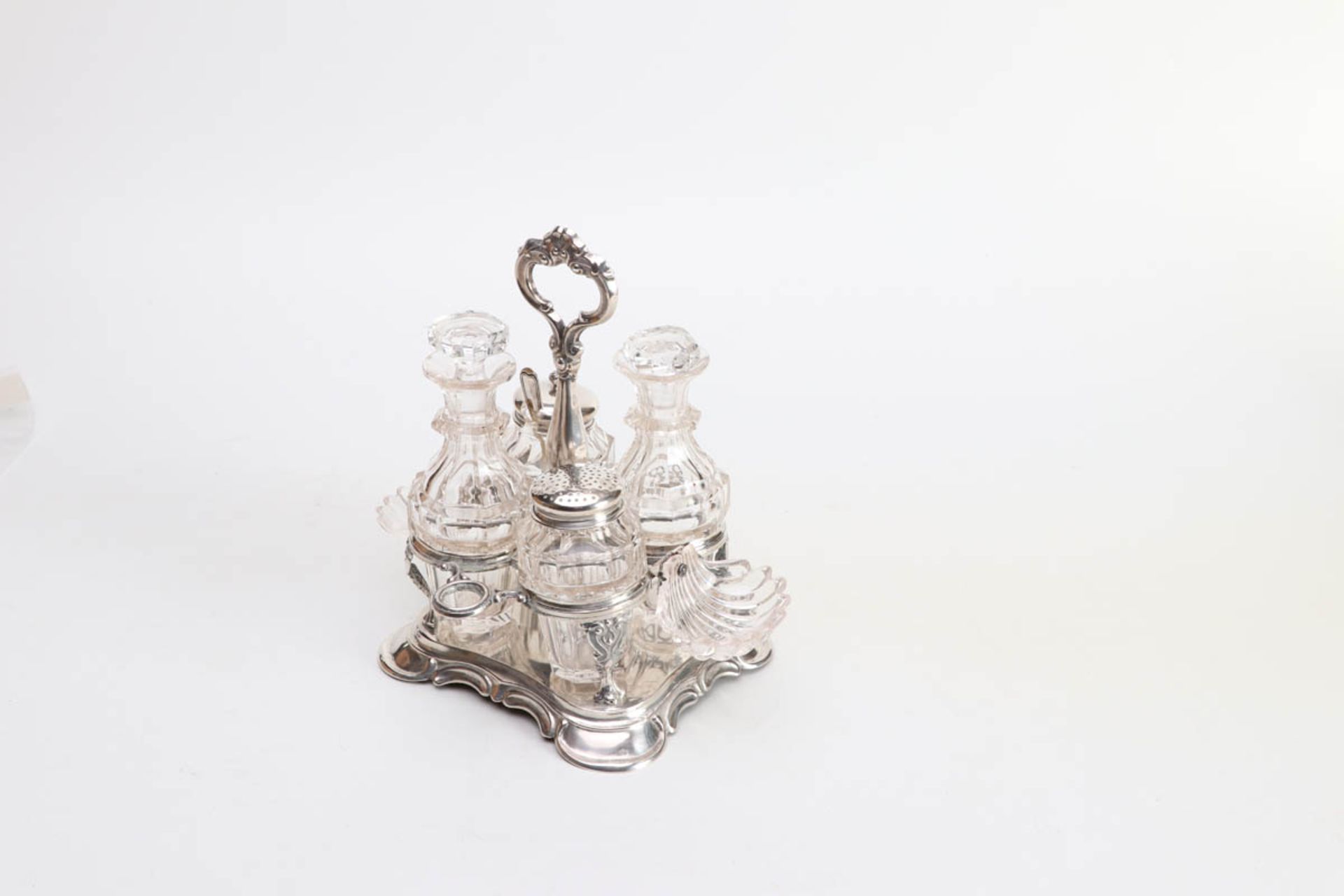Prachtvolle silberne Biedermeier-MenageBiedermeier-Menage mit 6 Glasgefäßen, um 1850, zwei - Image 2 of 2