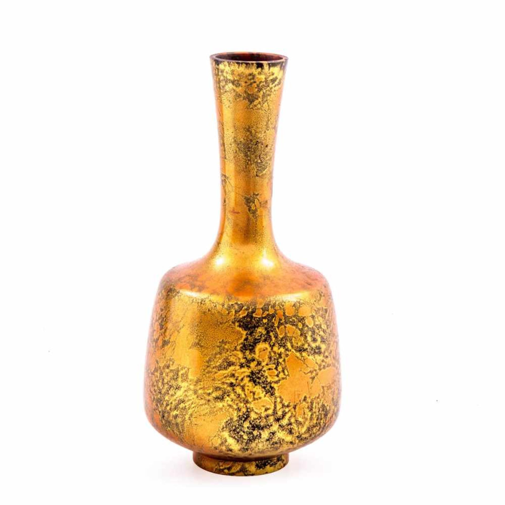 Ziervase, Japan um 1900Metall mit Gold- und kupferfarbenem Einbrennlack. Leicht gebauchter konischer