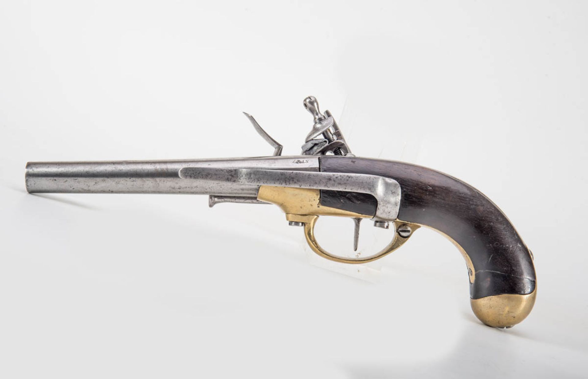 Franz. Steinschloßpistole M 1777Charleville, Kaliber 15,5 mm. Nußbaumschäftung mit Eisen- und - Bild 2 aus 4