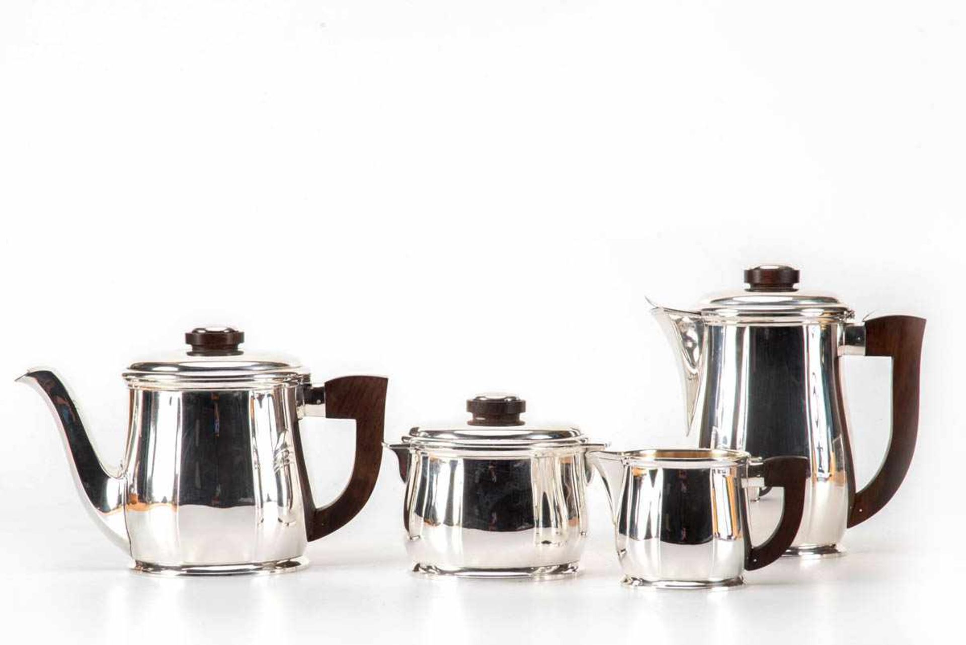 Art Déco, 4 tlg.Tee- und Kaffeeservice, FrankreichTetard Freres, Frankreich. 950er Silber, bestehend