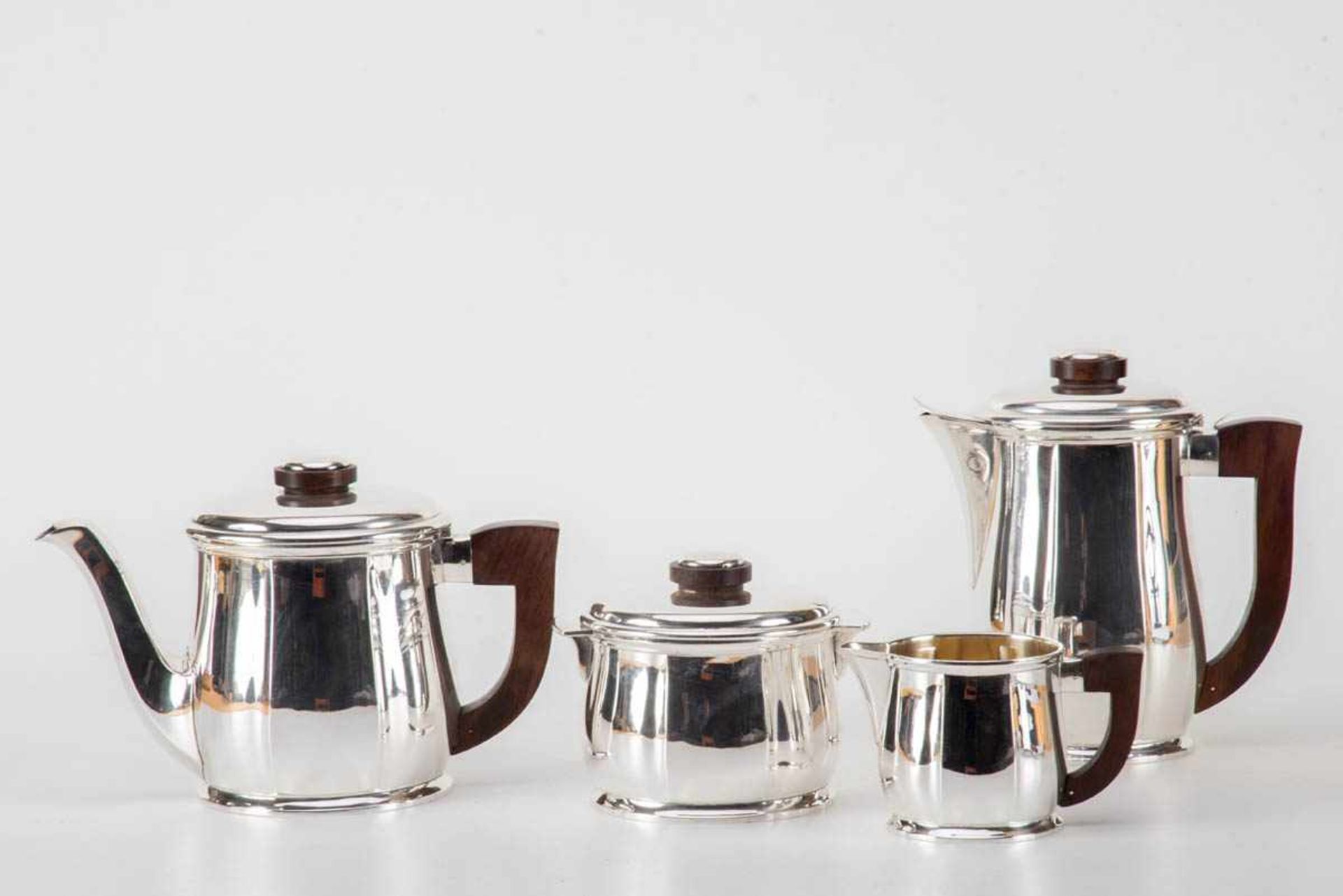 Art Déco, 4 tlg.Tee- und Kaffeeservice, FrankreichTetard Freres, Frankreich. 950er Silber, bestehend - Image 2 of 3