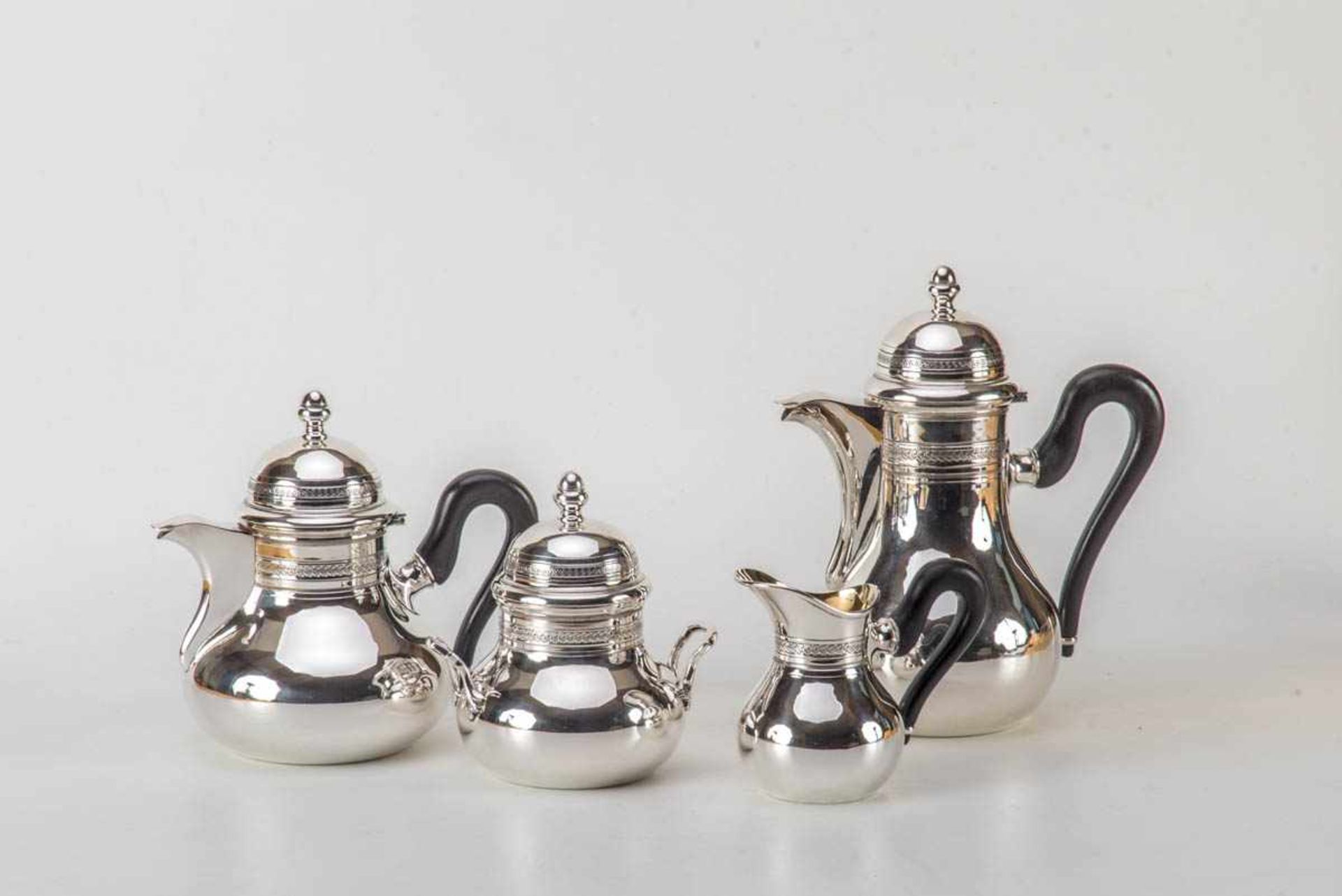 4-teiliges Kaffee- und Teeservice, Deutsch800er Silber, Kaffeekanne, Teekanne, Zuckerdose innen - Image 2 of 2