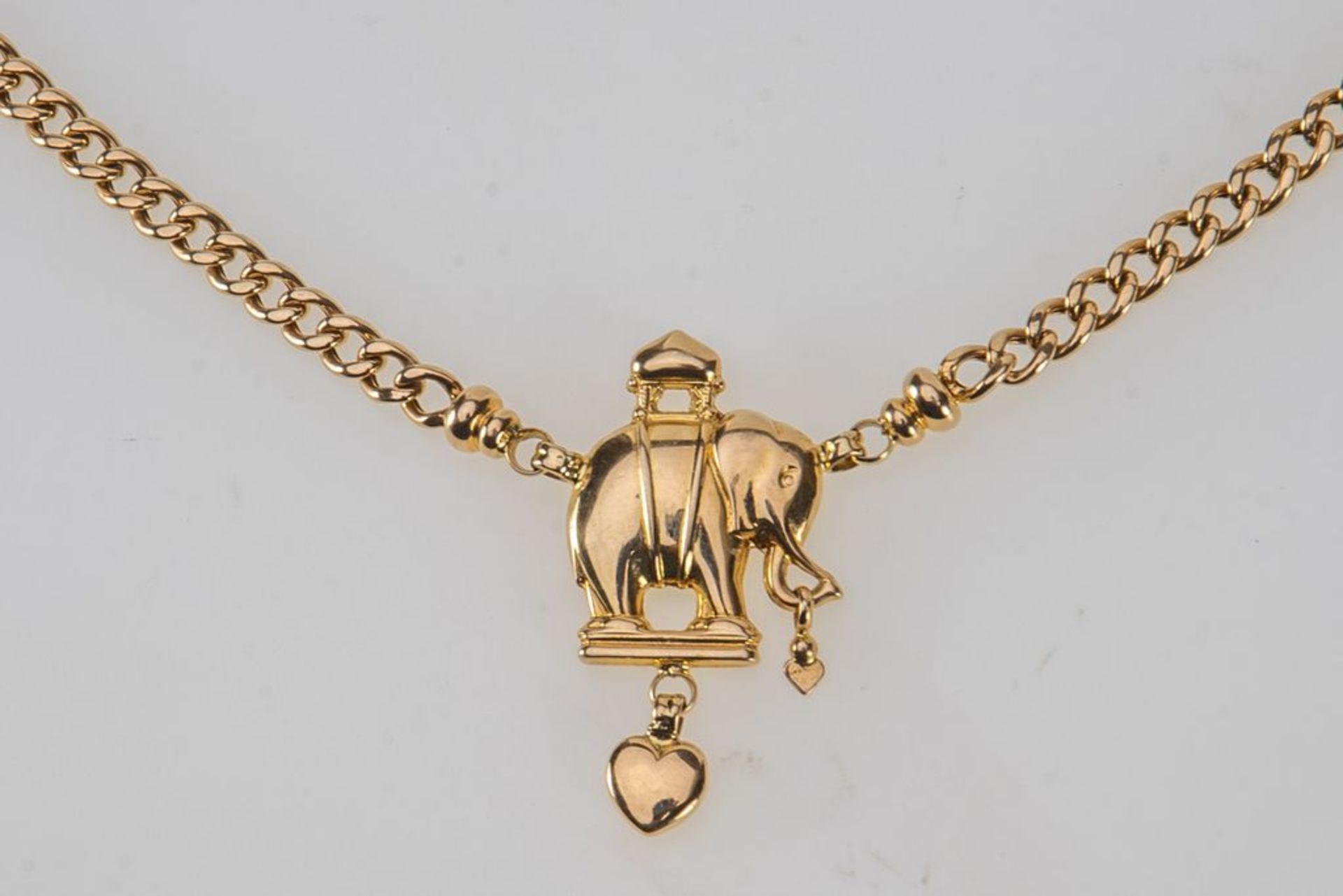 Collier mit Elefant-Anhänger585er Gelbgold. Flachpanzerkette, Vorderseite mit Figur eines