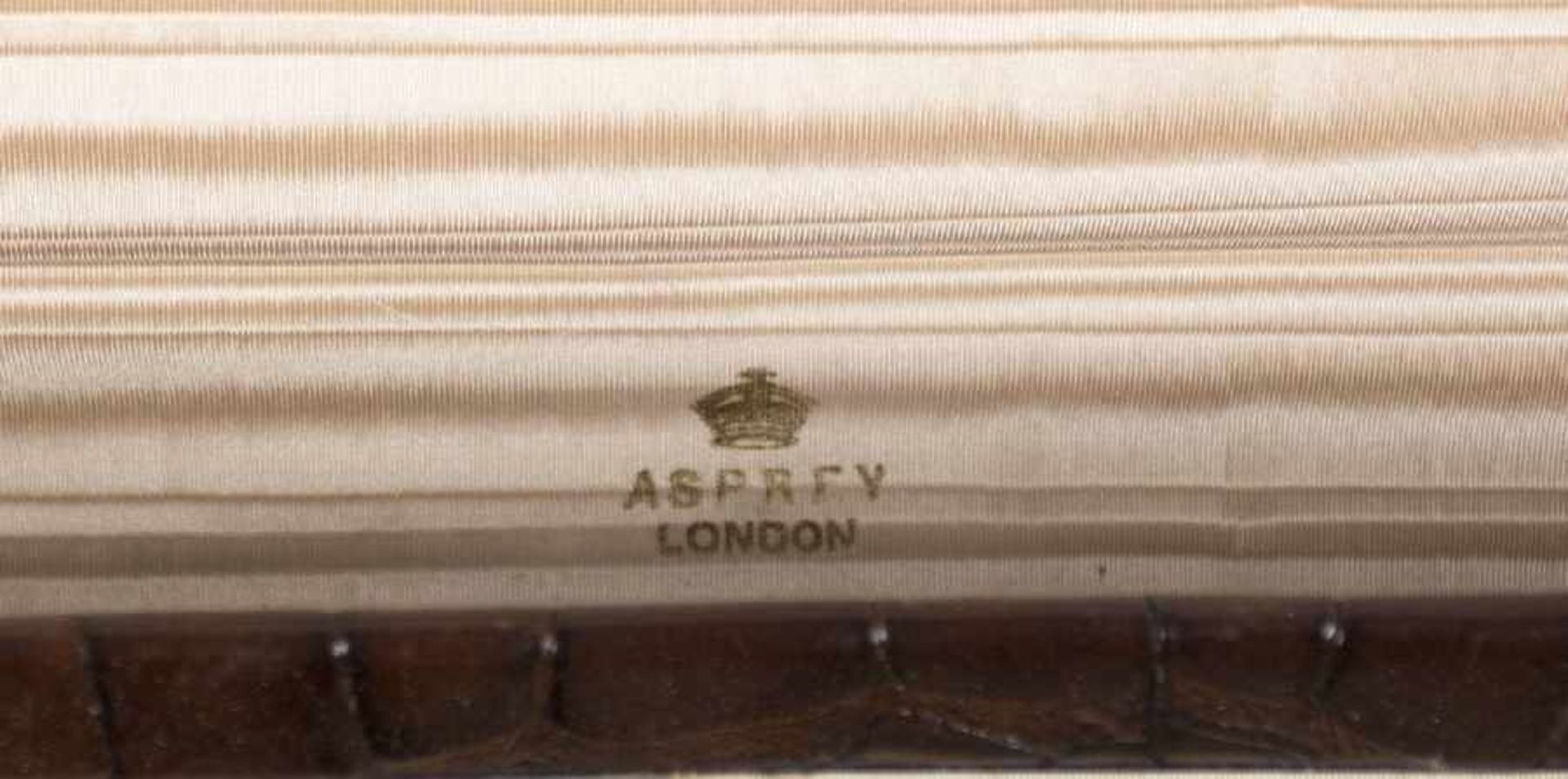 Asprey London Lederkoffer Leder, Messingbeschläge; B 67 cm, T 44 cm, H 20 cm; innen gemarkt " - Bild 3 aus 5