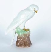 Krautheim & Selb Bavaria, Porzellanmanufaktur Greifvogel Porzellan, farbig gefasst; H 26 cm;