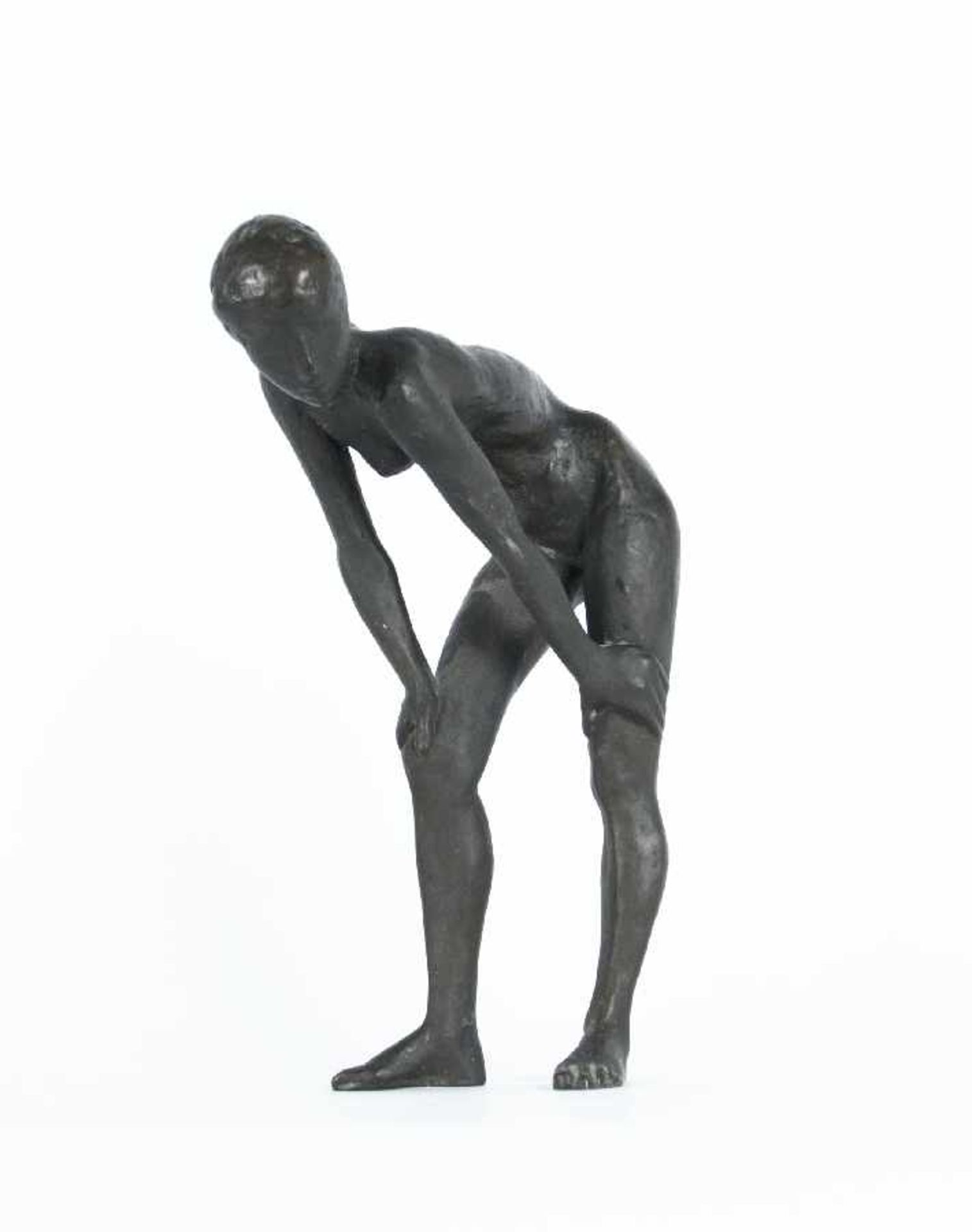 Bildhauer der Mitte des 20. Jh. Vorgebeugter Akt Bronze; H 31,5 cm; mit dem Gießervermerk "Schmäke