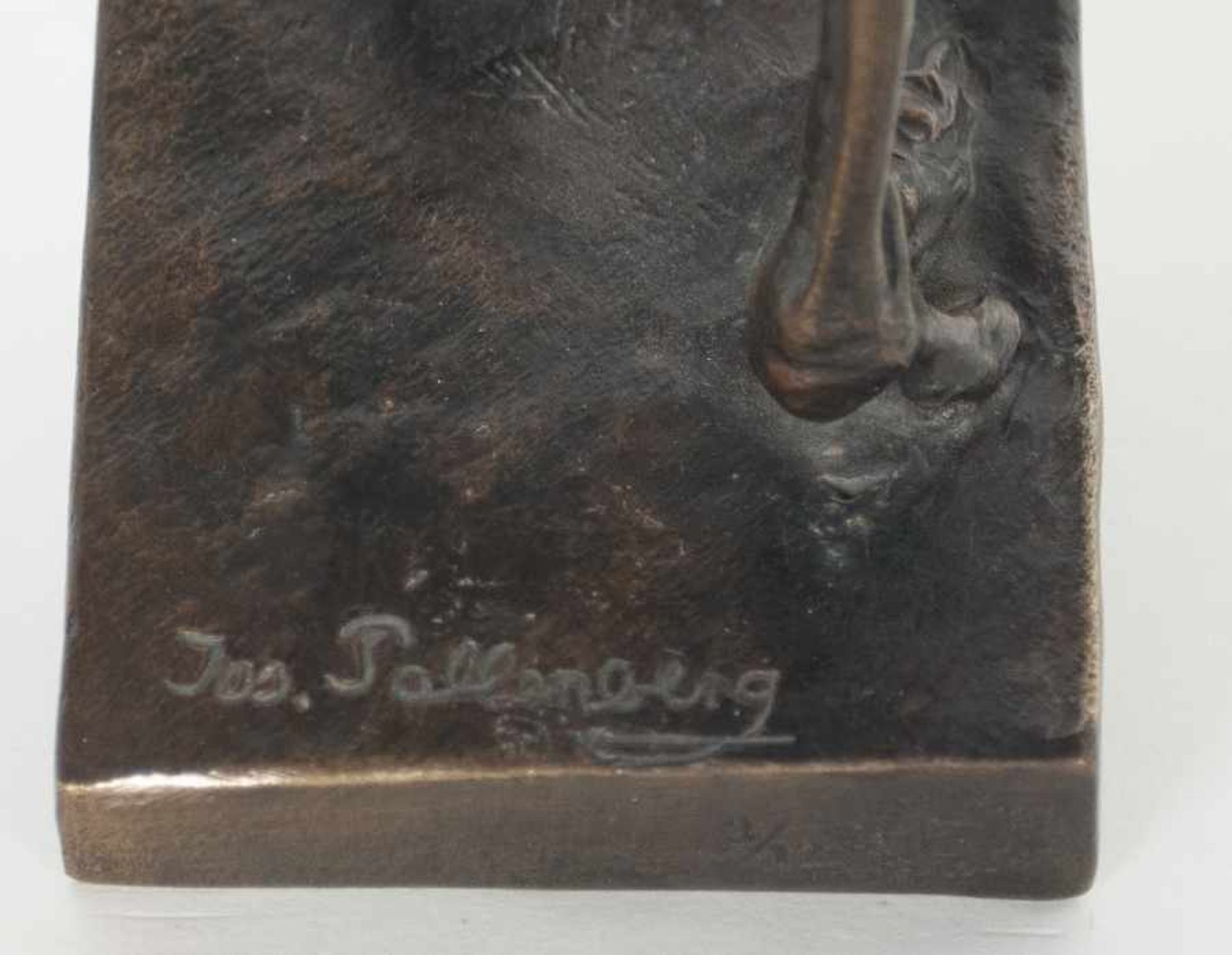 Joseph Pallenberg1882 - 1946StraußBronze; H 37,7 cm, B 19 cm, T 13 cm; auf dem Sockel bezeichnet " - Image 3 of 4