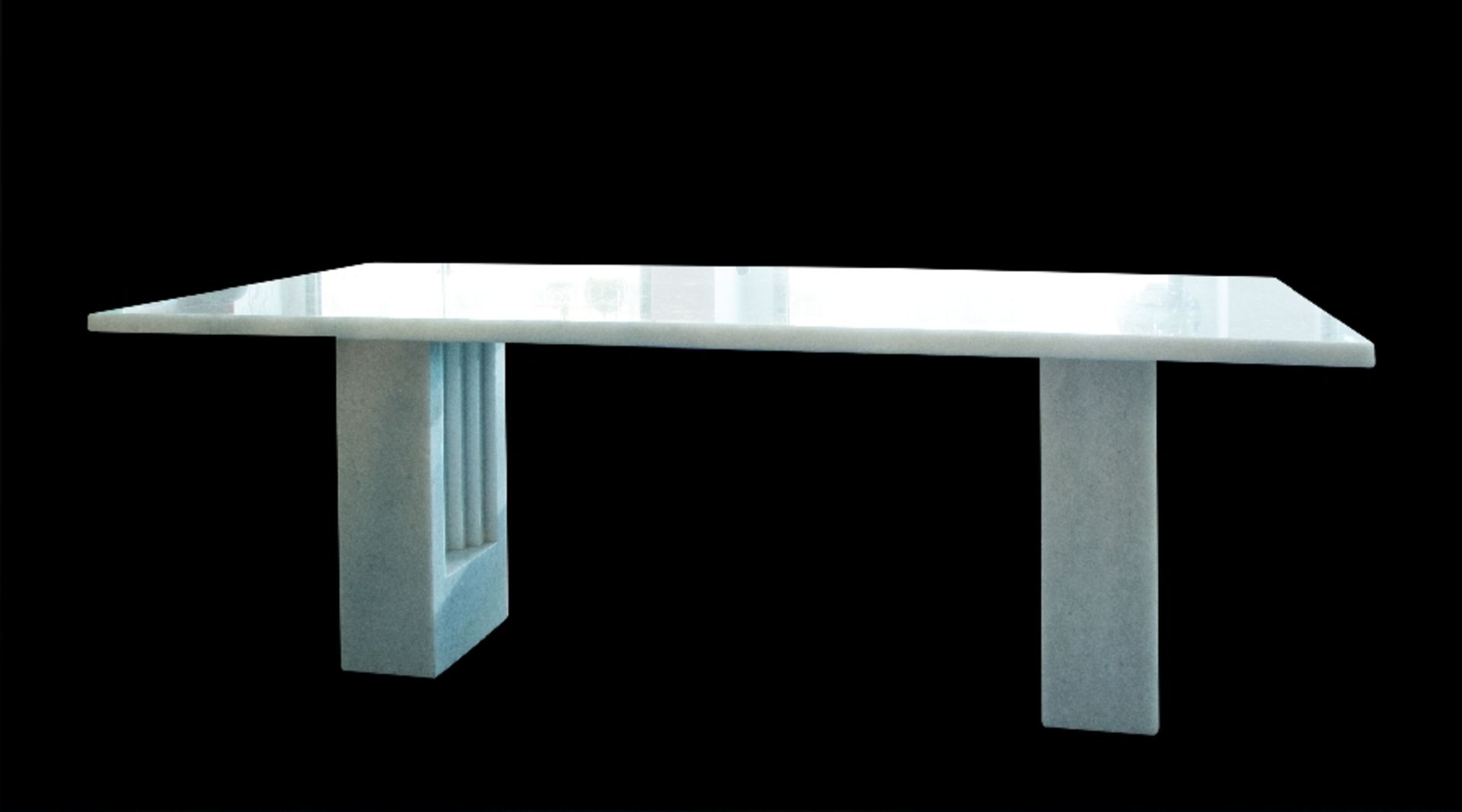 Marcel Breuer und Carlo Scarpa1902 - 1981Delfi Dinning tableVicenza-Stein; Entwurf 1969; H 74 cm,