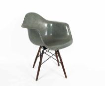 Ray und Charles Eames1912/1907 - 1988/1978Herman Miller PAW Pivoted Arm Chair Rope
