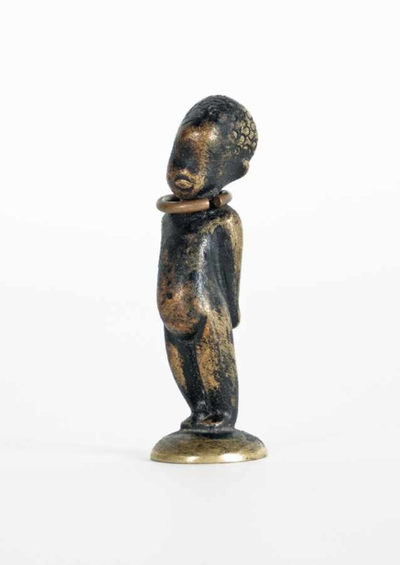 Franz Hagenauer1906 - 1986Afrikanischer BubeBronze, kupferner Halsring; H 5,5 cm; gepunzt "whw"