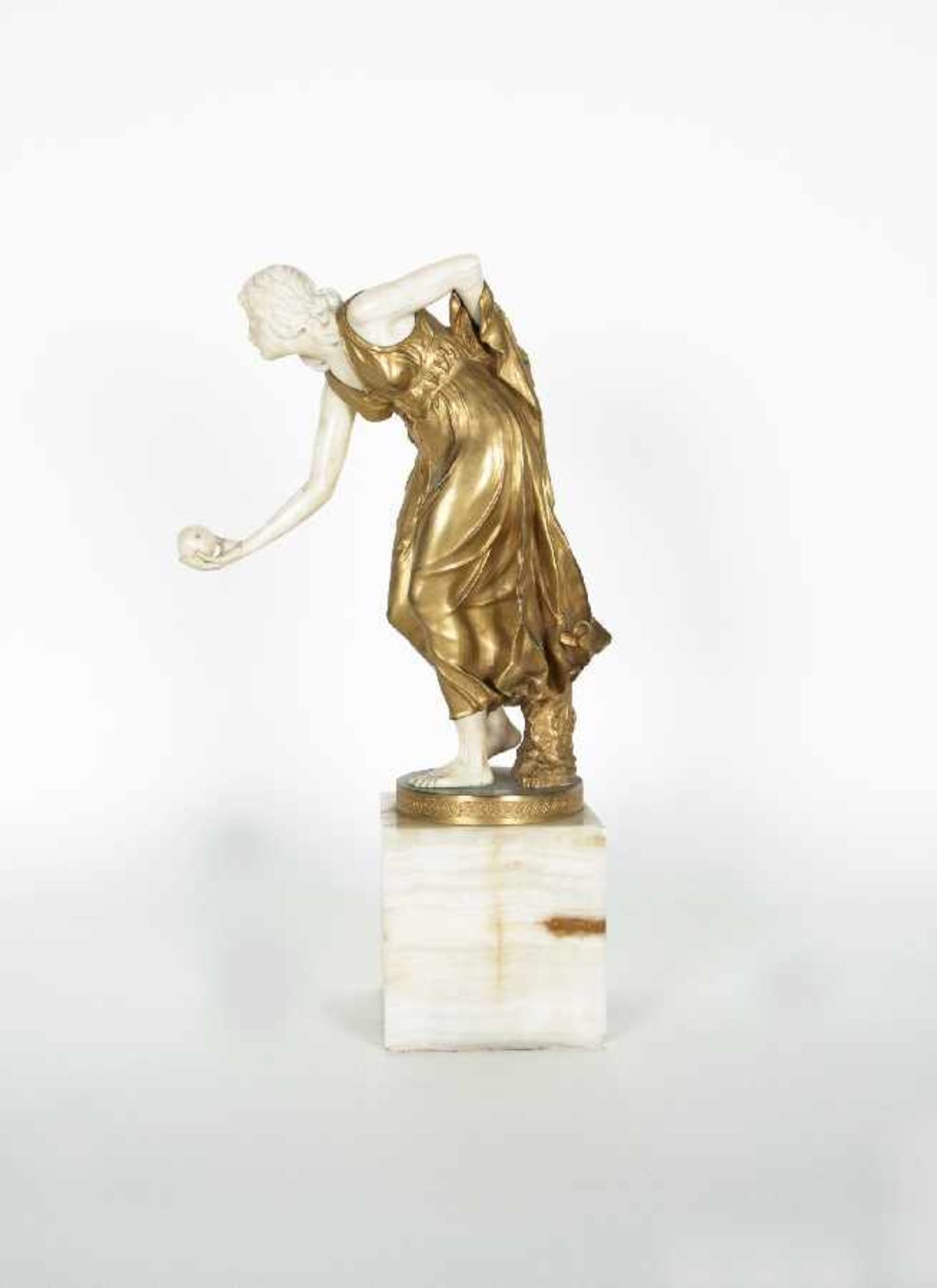 Walter Schott1861 - 1938KugelspielerinVergoldete Bronze, Bein, Onyxsockel, 1897; H 36 cm; bezeichnet - Bild 2 aus 4