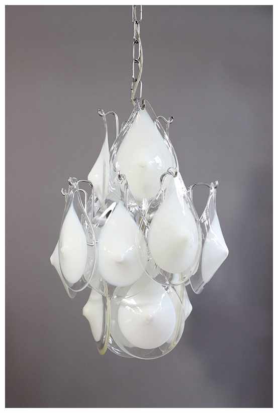 Vetreria Vistosi, Murano Deckenleuchte 1960er Jahre Glas, Metall. Tropfenförmige weiße, farblos