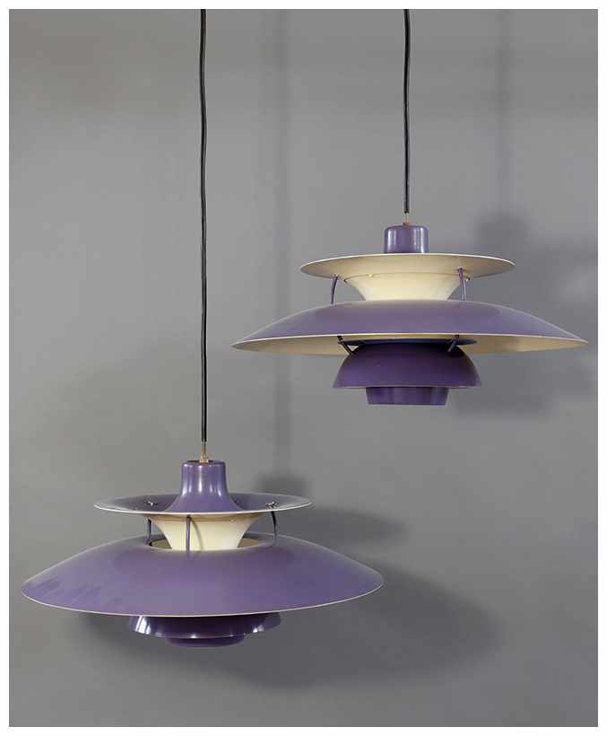 Poul Henningsen Louis Poulsen, Kopenhagen 2 Hängeleuchten PH 5 Entwurf 1956 Aluminium, violett,