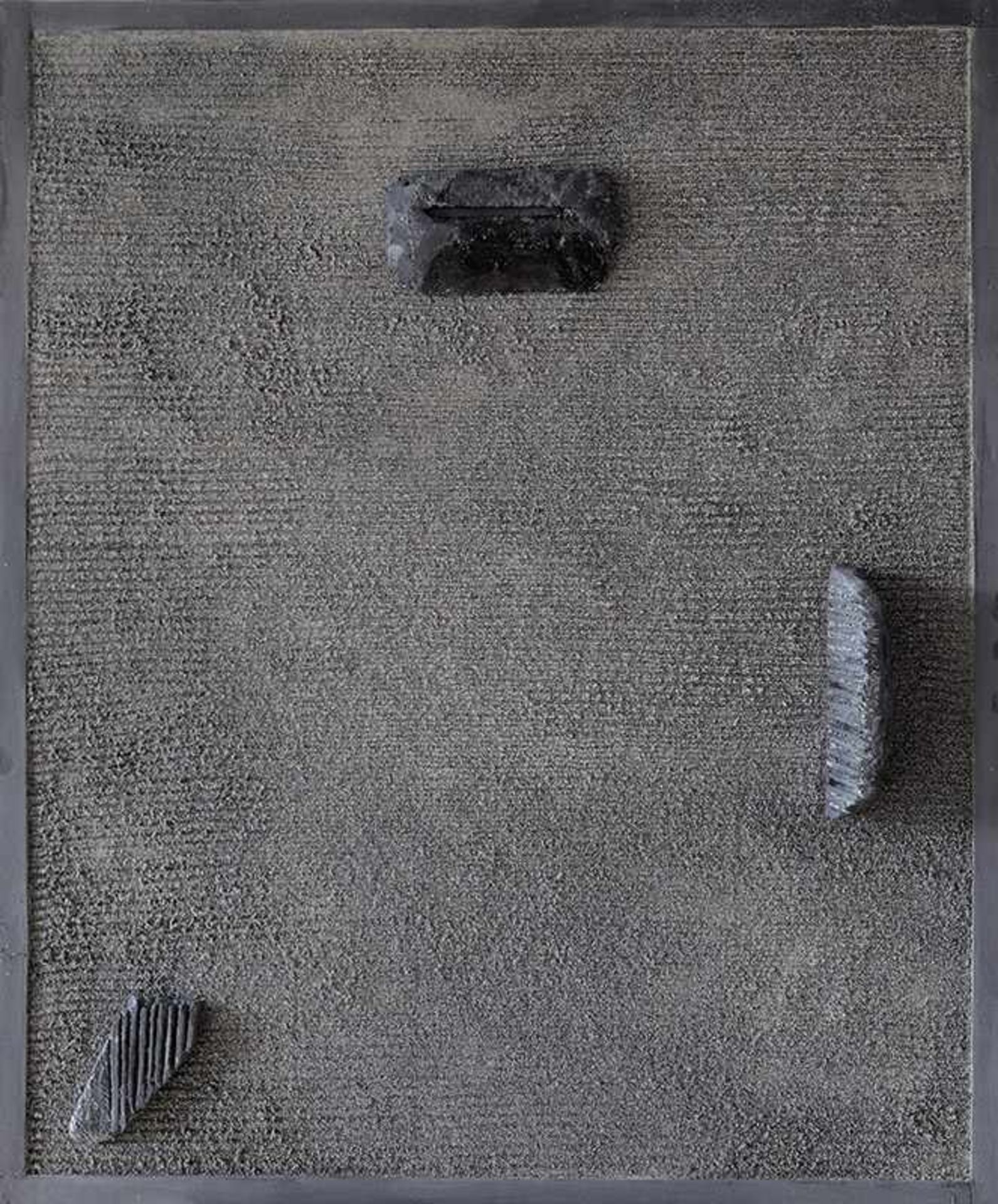 Japanischer GartenHeinz Mack* (*1931)1998Karree aus Basalt-Split mit drei skulpturalen Steinen. - Image 6 of 6