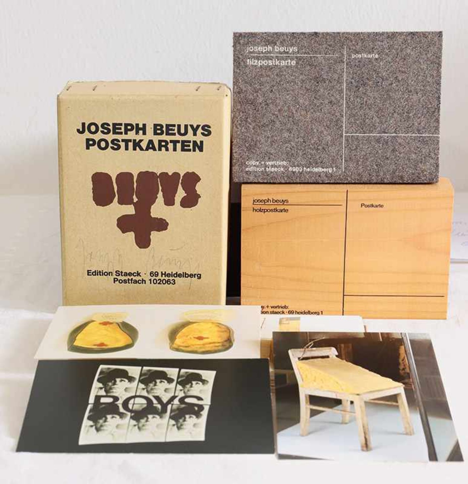 Konvolut PostkartenJoseph Beuys* (1921-1986)Joseph Beuys Postkarten, Edition Staeck, 82 Postkarten