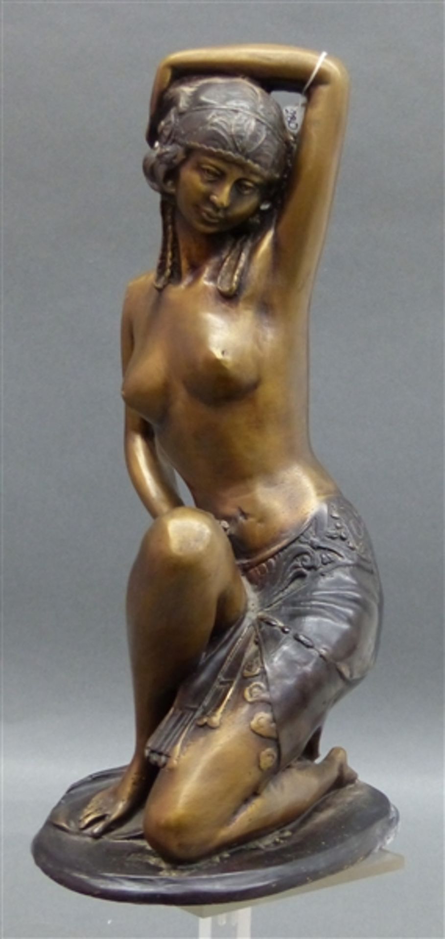 Bronzeskulptur knieender Akt, 20. Jh., braune Patina, h 32 cm,