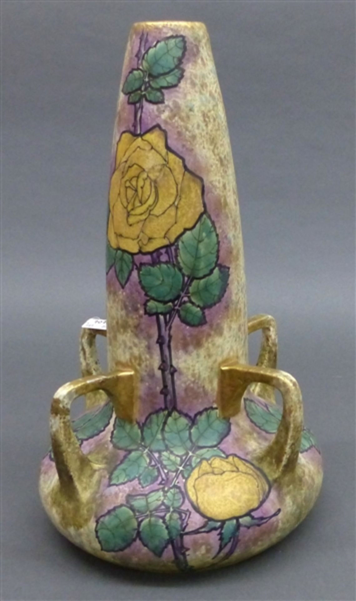 Ziervase, um 1900 Keramik, Manufaktur Amphora, Austria, gemarkt, No. 3879, gelbes Rosendekor,