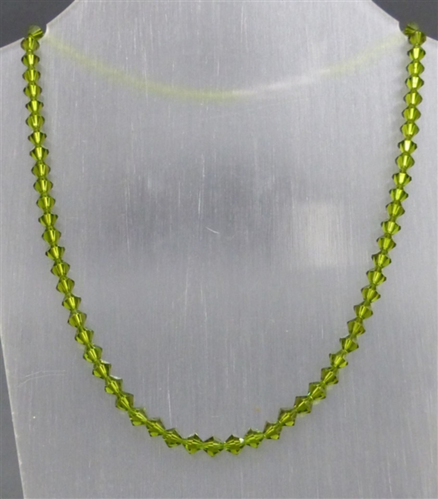 Halskette Silberschloß, eckig, geschliffene Peridot-Stückchen, l 44 cm,