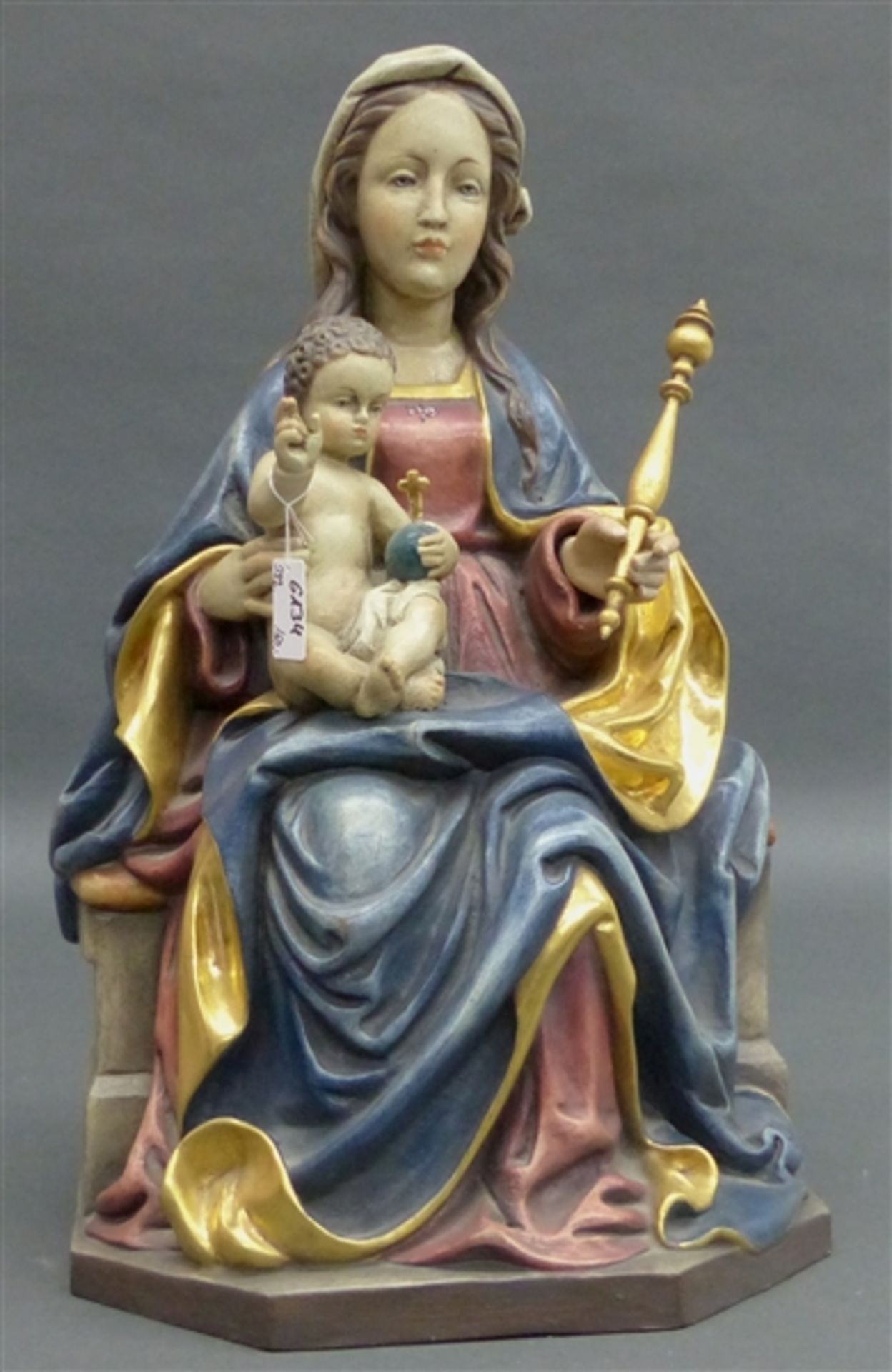 Holzskulptur sitzende Madonna mit Jesuskind und Zepter, gefaßt, 20. Jh., Grödnertal, h 43 cm,