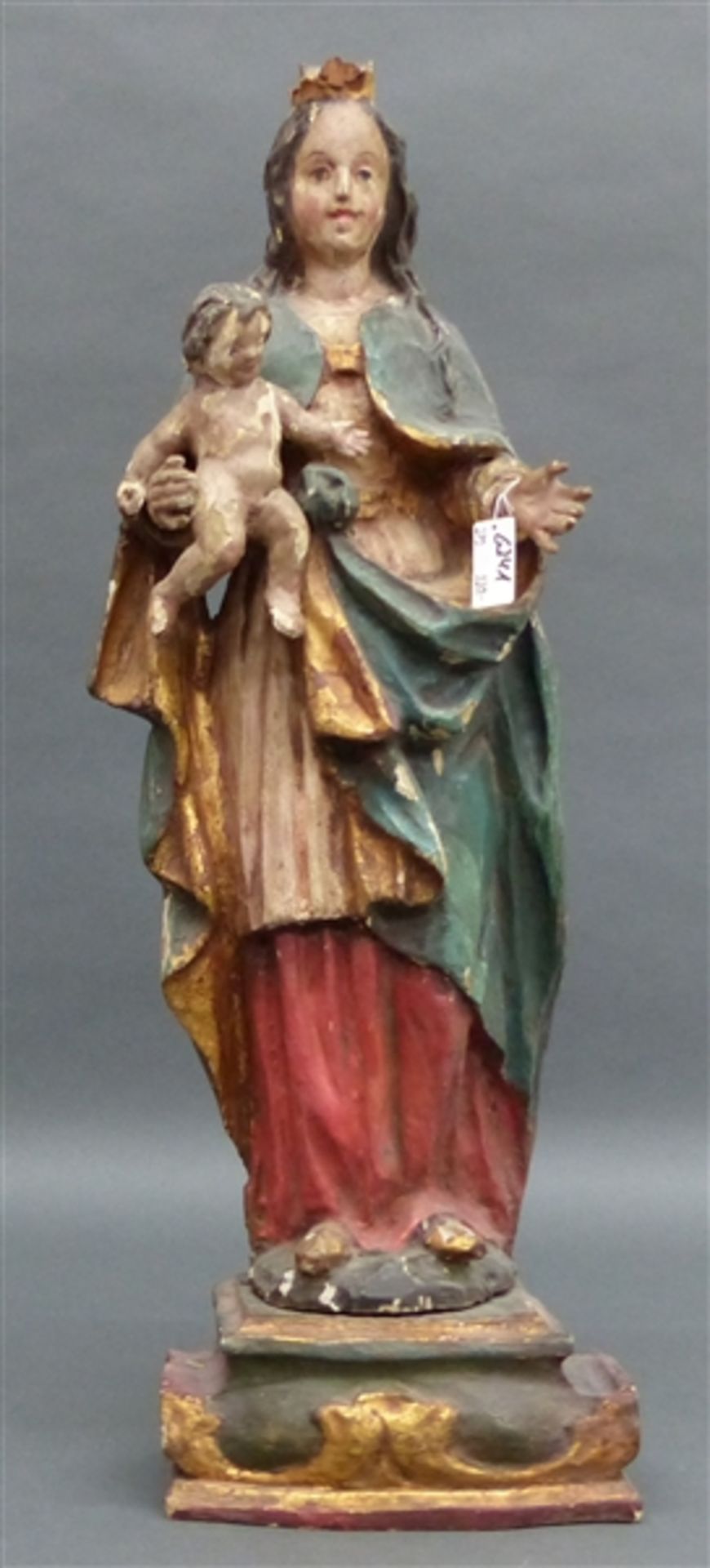 Holzskulptur Madonna mit Jesuskind auf Holzsockel, gefaßt, Süddeutsch um 1820, Fassungsschäden,