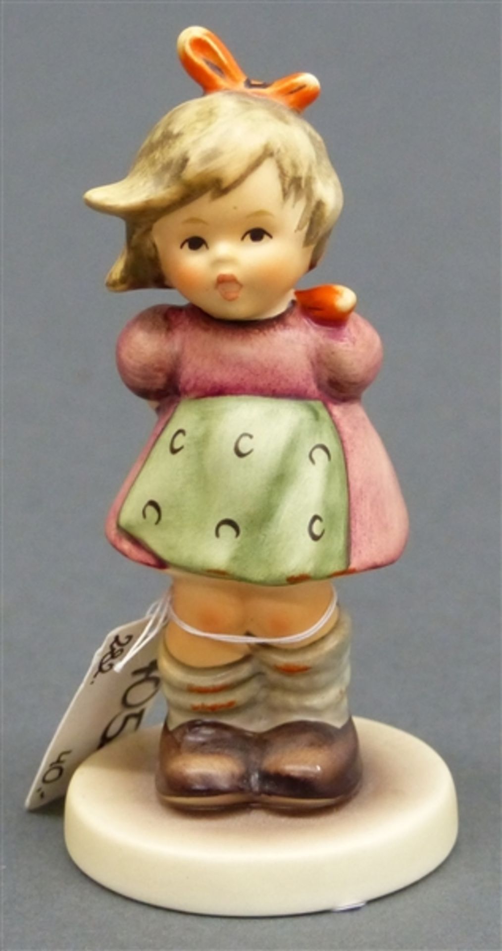 Hummelfigur Porzellan, Manufaktur Goebel, bemalt, "Ich mag nicht", No. 564, FM 7, h 9,5 cm,
