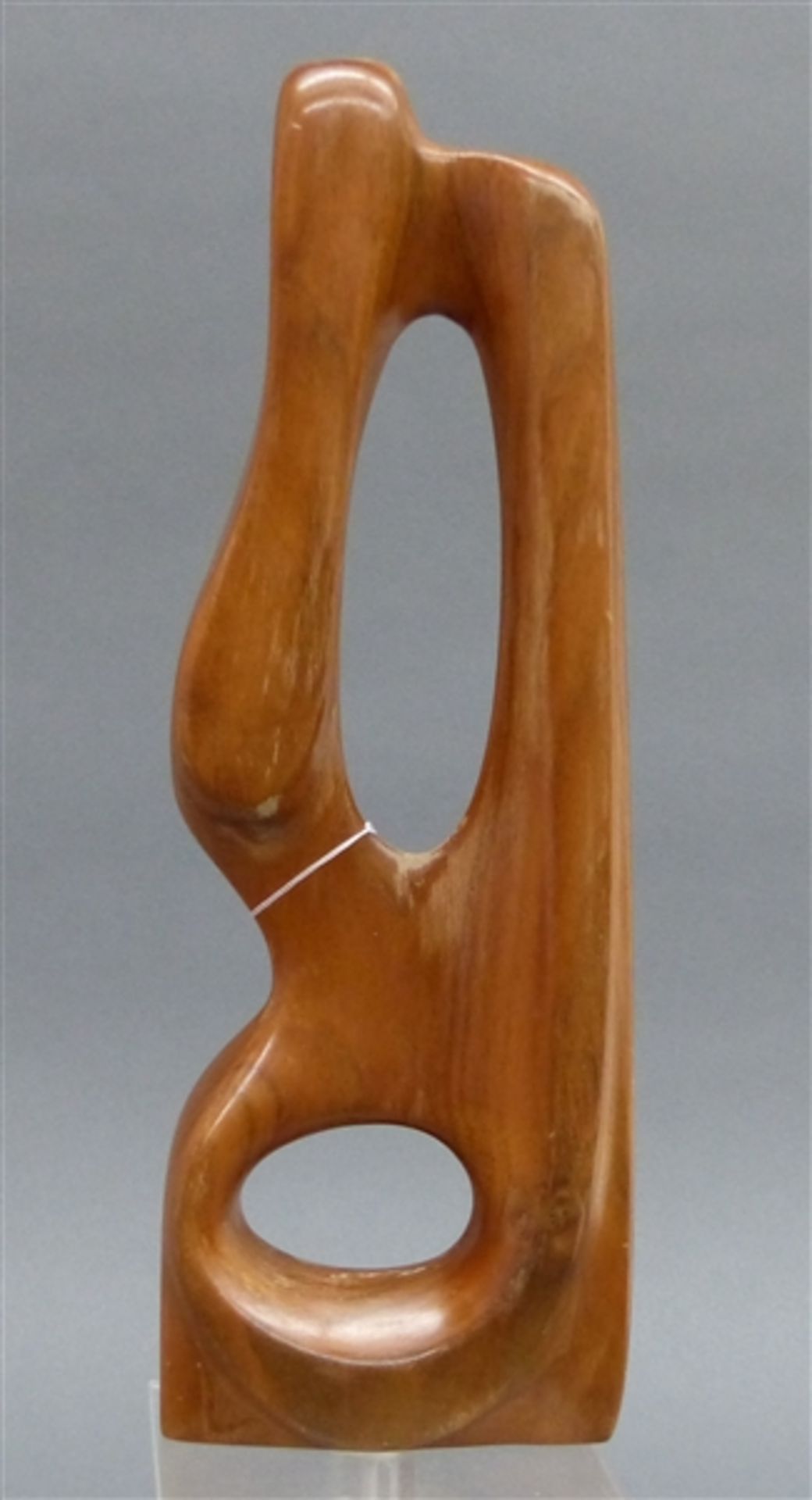 Holzskulptur Teakholz, moderne Form, signiert Böh und datiert (19)77, h 31 cm,