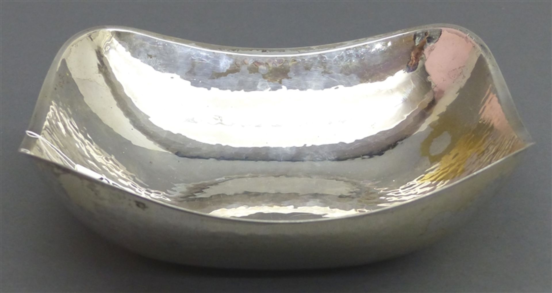Schale 925er Silber, Hammerschlagdekor, 70er Jahre, ca. 440 g schwer, h 6 cm,