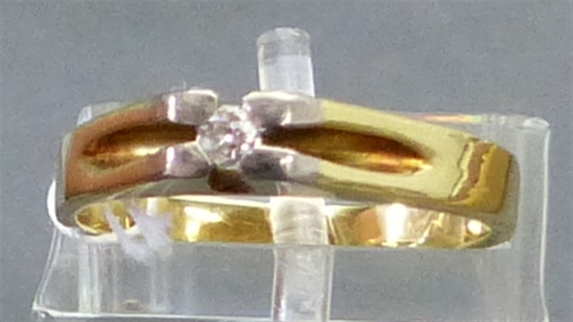 Damenring 14 kt. Gelbgold, 1 Brillant ca. 0,20 ct., wesselton, ca. 3 g schwer, RM 50,