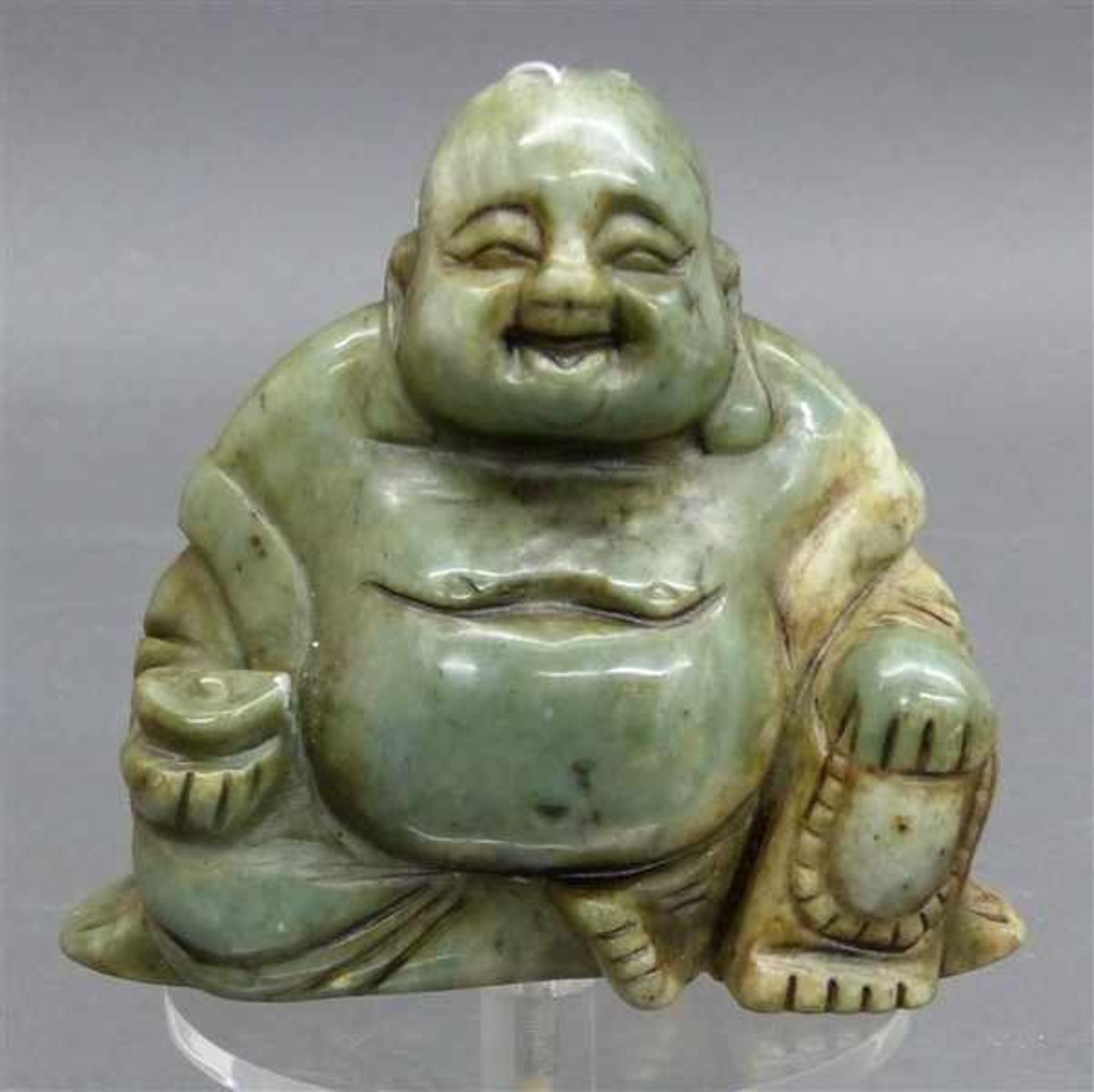 JadefigurChina, Hotei, geschnitzt, um 1920, h 12 cm,