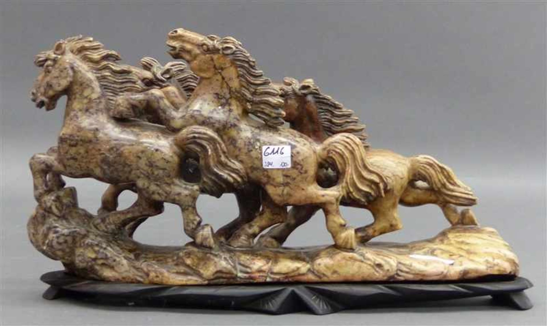 SpecksteinskulpturGruppe von vier galoppierenden Pferden, leichte Beschädigung, um 1900, b 42 cm,