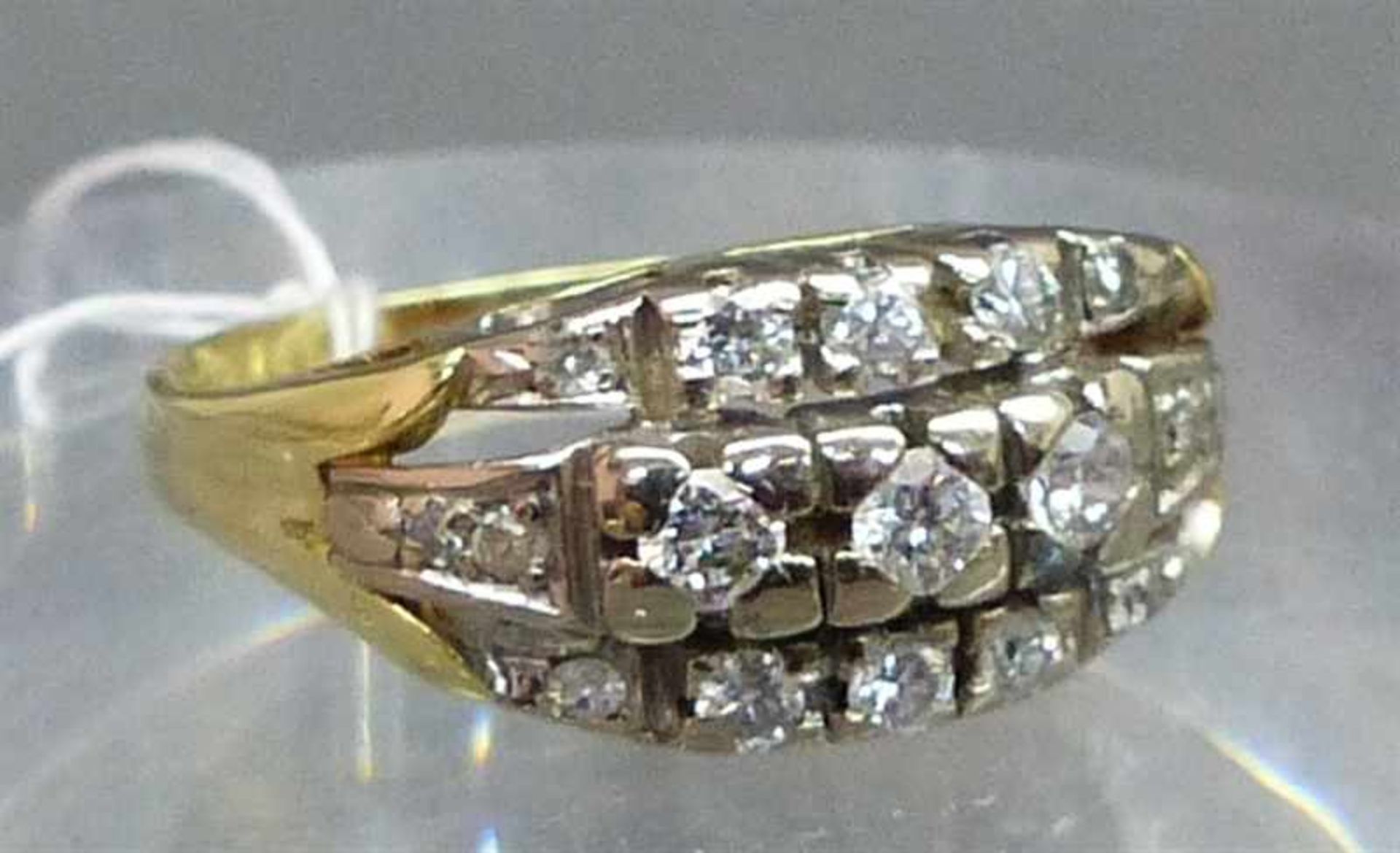 Damenring14 kt. Gelbgold, besetzt mit 17 Diamanten zus. ca. 0,50 ct., wesselton, Krampenfassung,