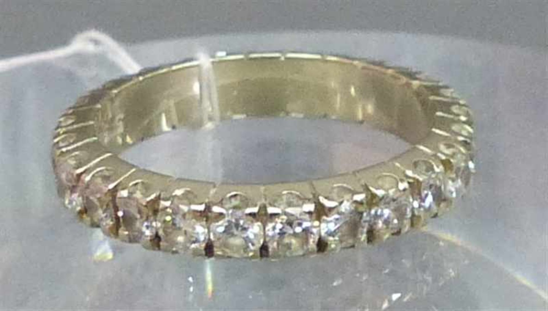 Memoryring14 kt. Weißgold, 25 Brillanten zus. ca. 1,25 ct., wesselton, vsi, ca. 3 g schwer, RM 53,