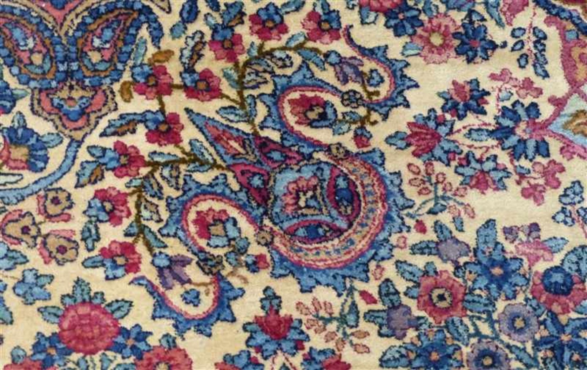 Täbris, altblau-beige grundig, Mittelmedaillon, florales Dekor, teilweise mit Abrash, seltene Größe, - Bild 7 aus 7