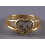 Chopard Ring, Happy Diamonds, edler Damenring in Herzform, mit 3 Brillanten, gepunzt 750er Gold,