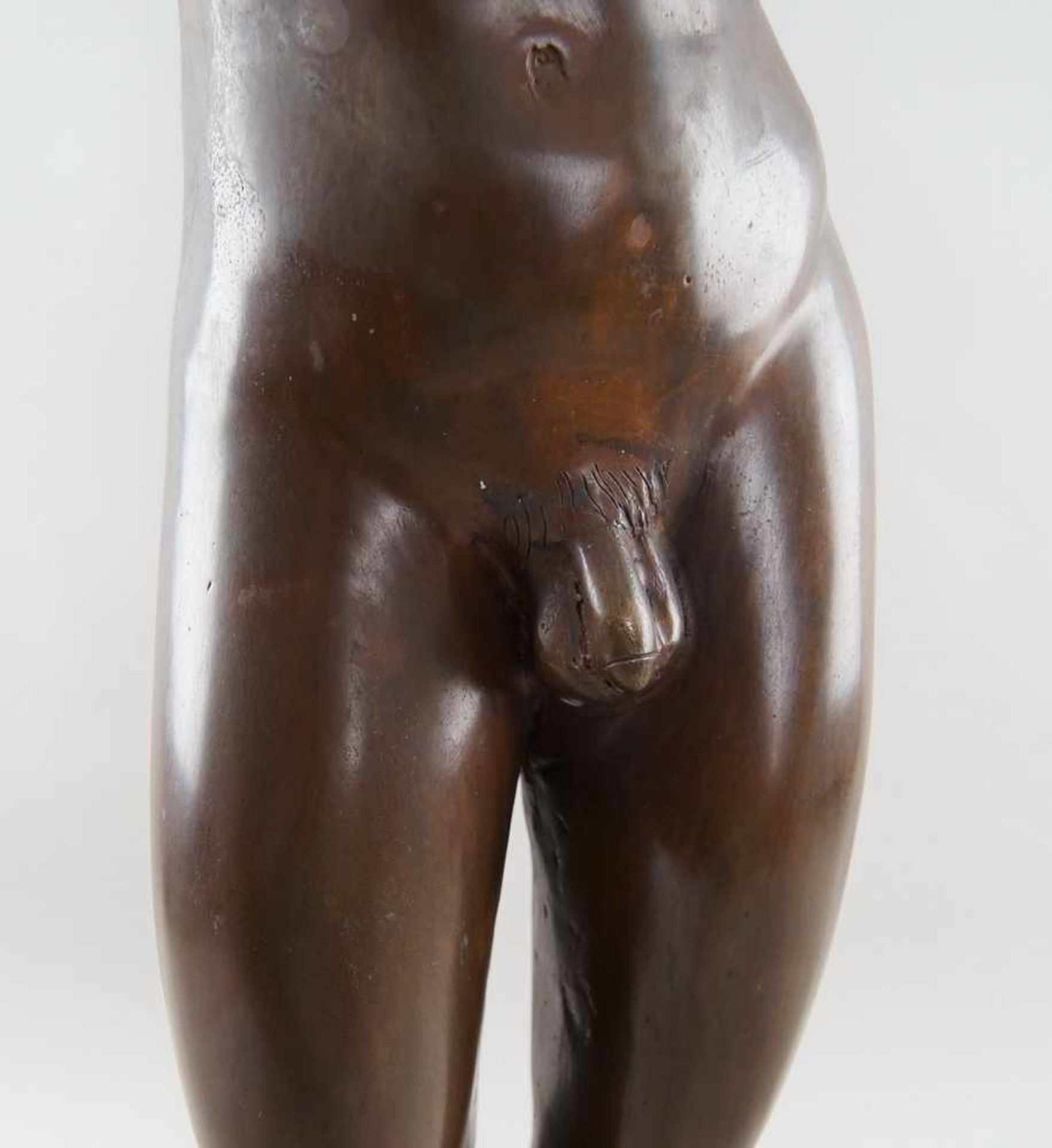 Stehender männllicher Akt, Bronze, H 86cm - Bild 5 aus 6