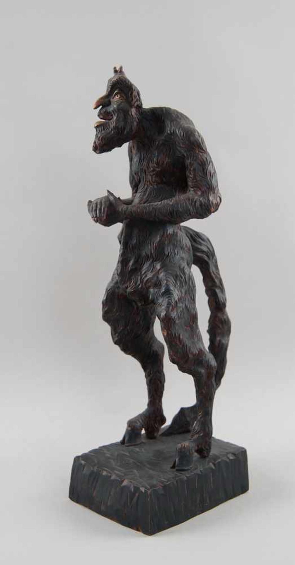 Stehender Teufel, Holz geschnitzt, H 45 cm