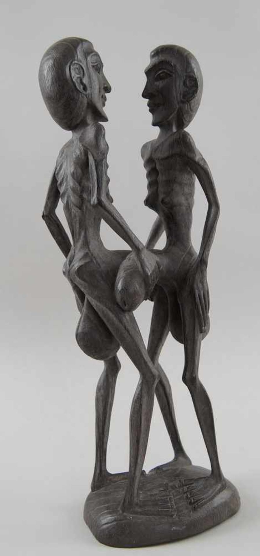 Männliches Paar, Akt/Ritualskulptur, Holz geschnitzt, zwei Männer, die sich gegenseitigden - Bild 3 aus 4