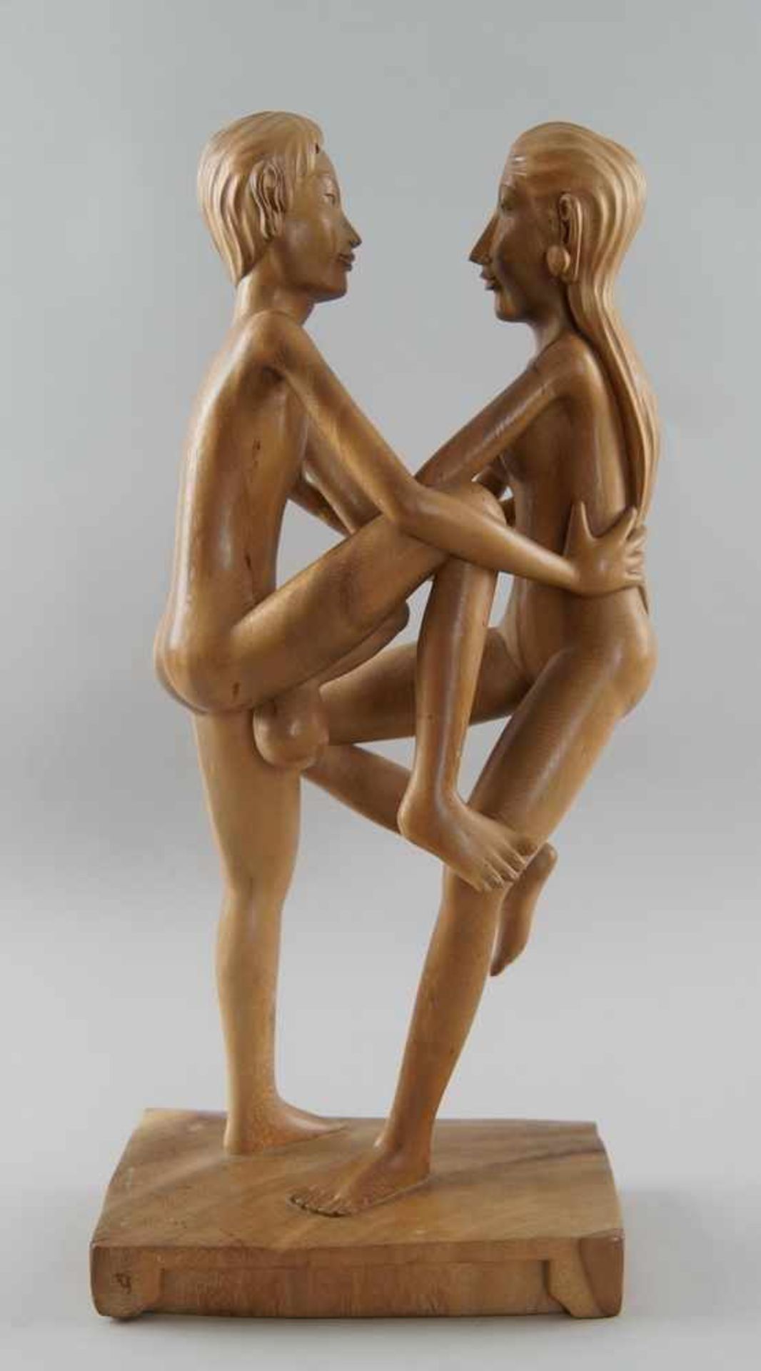 Paar / Erotische Akt Skulptur, Holz geschnitzt, in erotischer Pose, H 53 cm - Bild 3 aus 6