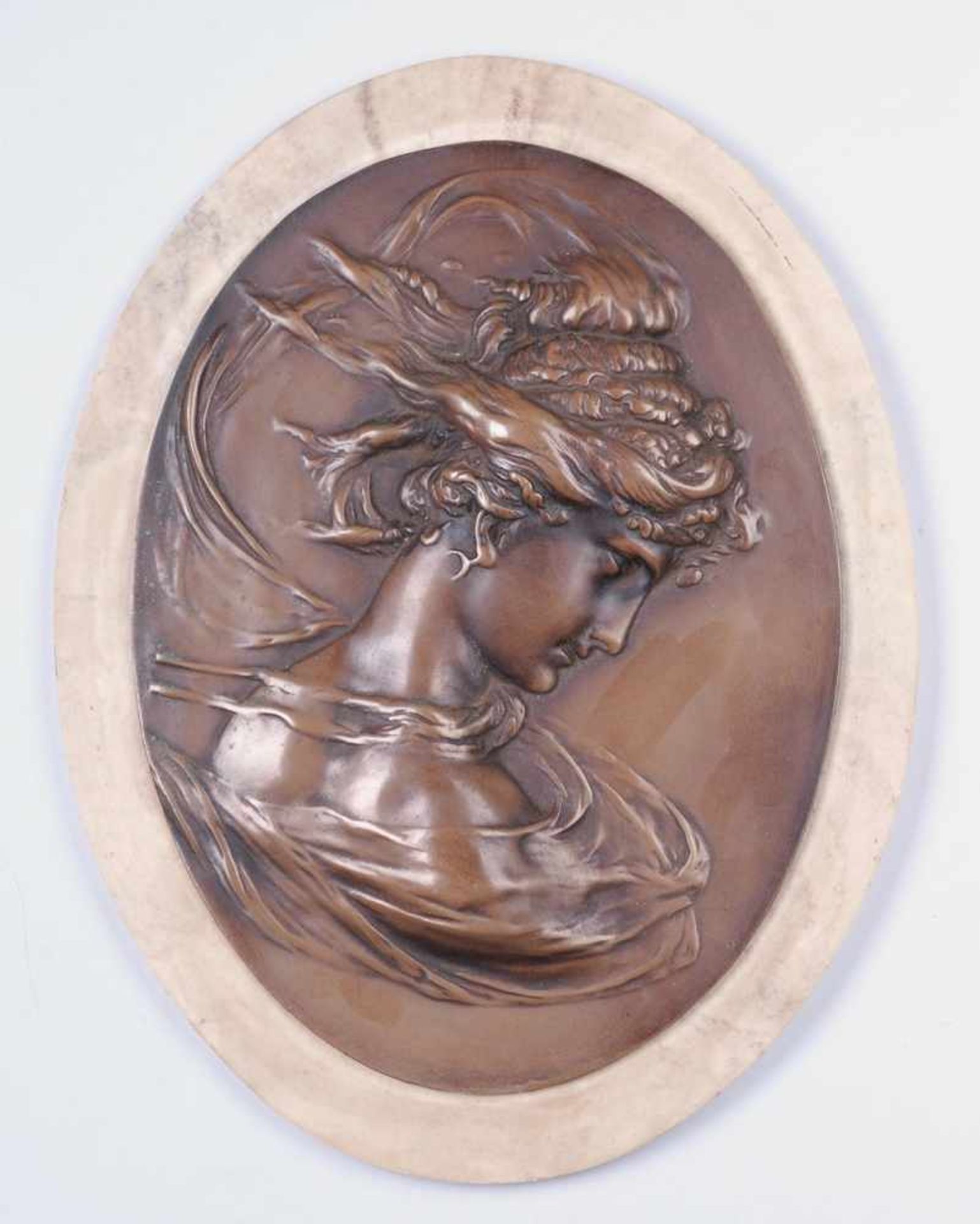 Bottée, Louis-Alexandre (Paris 1852 - 1941) Bronze, patiniert. Auf Marmorplatte montierte ovale
