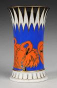 Art-Déco-Vase Weiß, glasiert. Doppelkonischer Korpus. Part. kobaltblauer Fond. In schwarzer u.