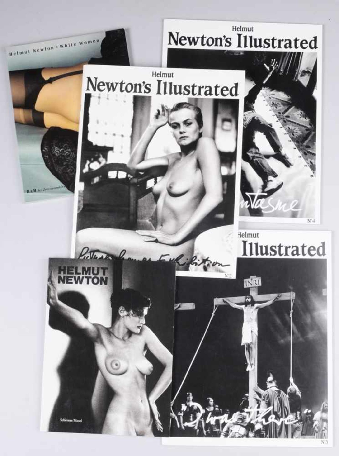 Konvolut Helmut Newton-Kataloge 5 St. 3 Ausgaben von "Helmut Newton's Illustrated" (Nr. 2, 3 u.