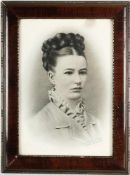 Historisches Porträtfoto Schwarzweißfotografie, retuschiert. Porträt der Helene Berger (1856-