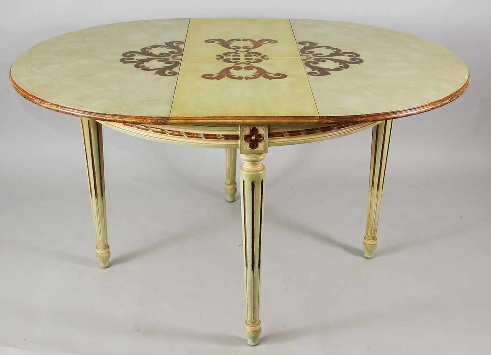 Louis-Seize-Tisch Wohl Buche, part. geschnitzt, graublau, weiß u. ehem. goldfarben gefasst. Über 4 - Bild 2 aus 3