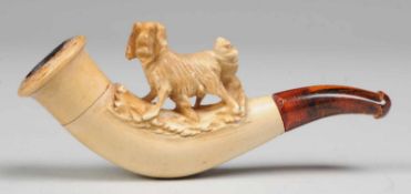 Kleine Meerschaumpfeife Sepiolith u. Bernstein. Hornartig geschwungener Pfeifenkopf mit