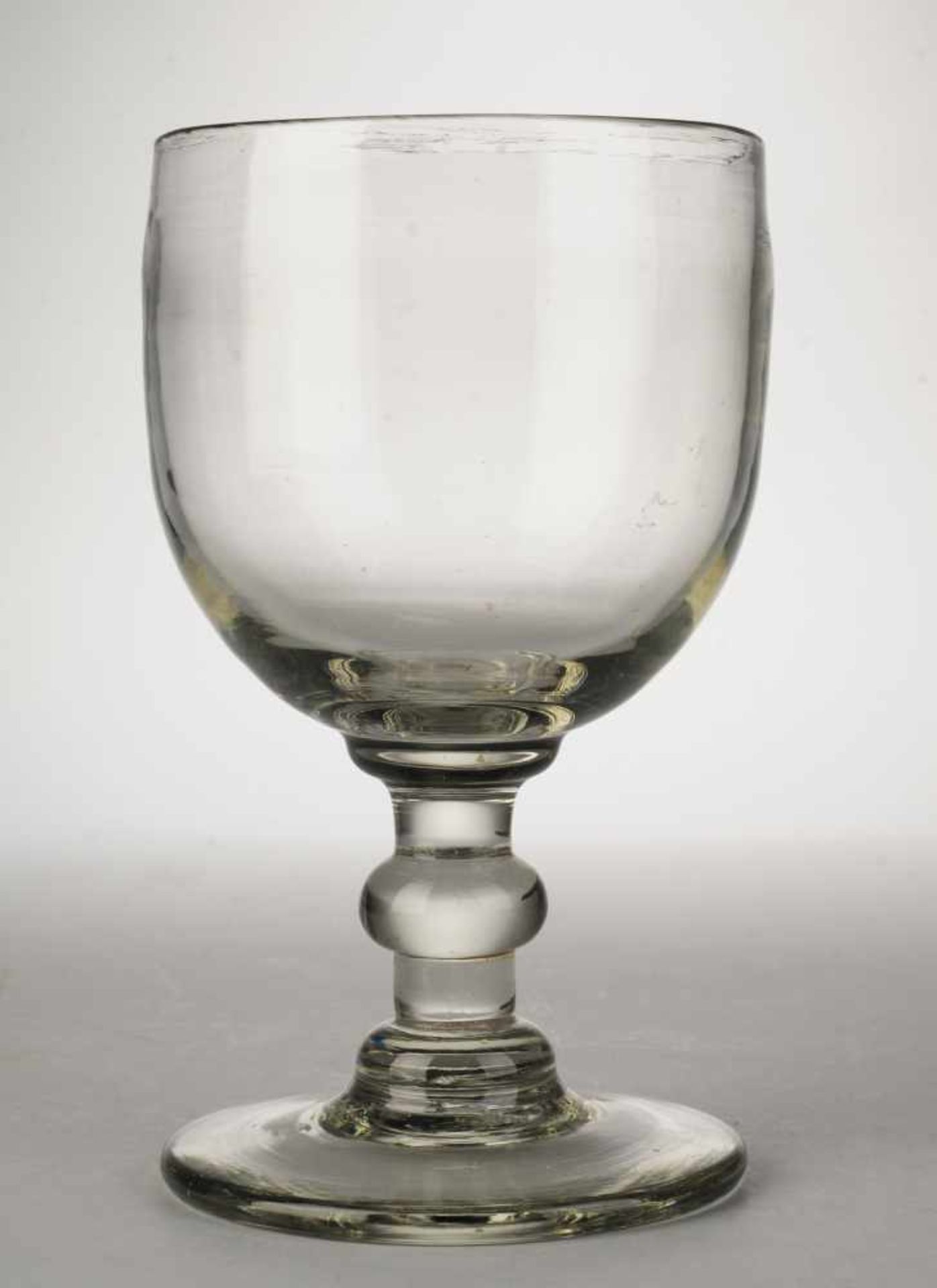 Berliner-Weiße-Pokal Farbloses Glas. Gegossen u. formgeblasen, Abriss. Scheibenfuß, Schaft mit