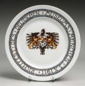 Teller "Richtfest Deutsches Museum München 1911" Weiß, glasiert. Leicht gemuldete, glattrandige